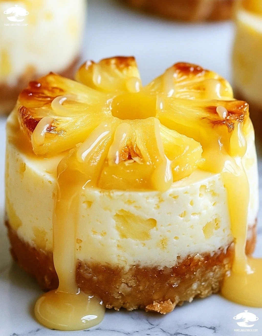 Mini Cheesecake de Abacaxi com Calda Cremosa