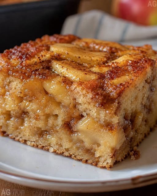 Bolo Cremoso de Maçã com Canela